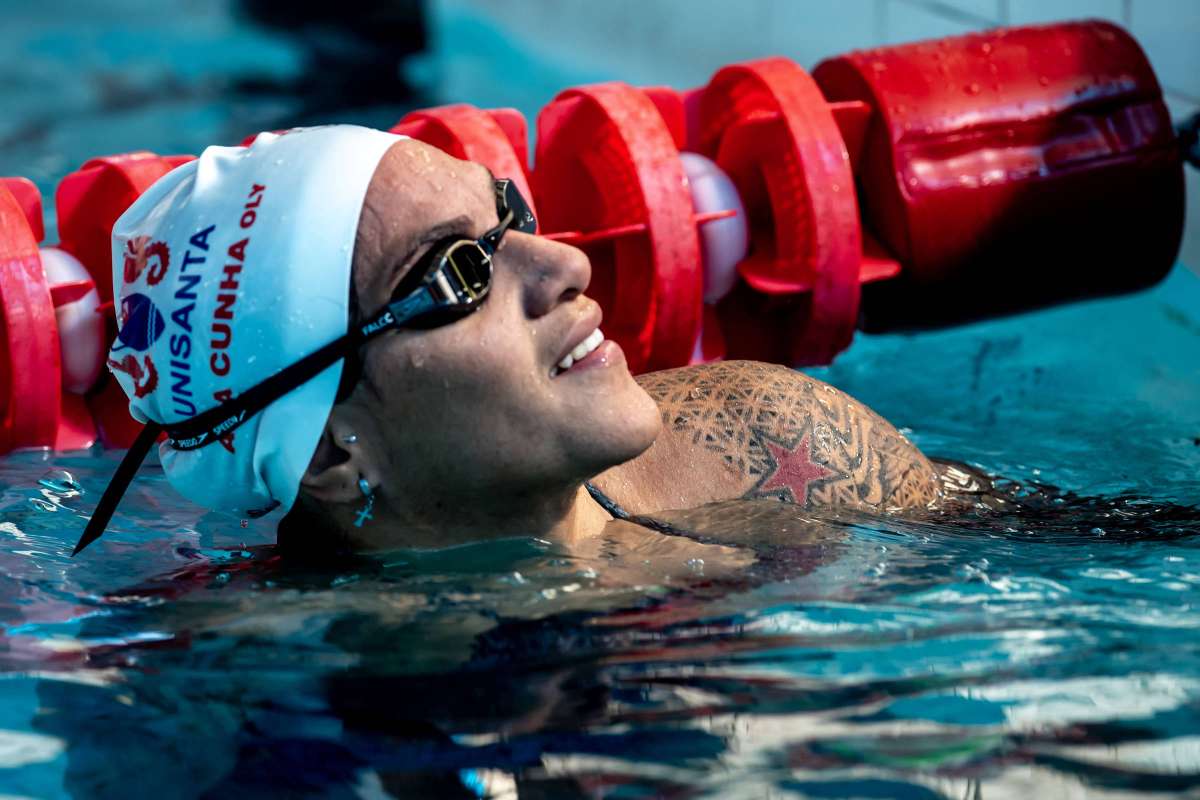 Ana Marcela Cunha na Folha de Sao Paulo - Best Swimming